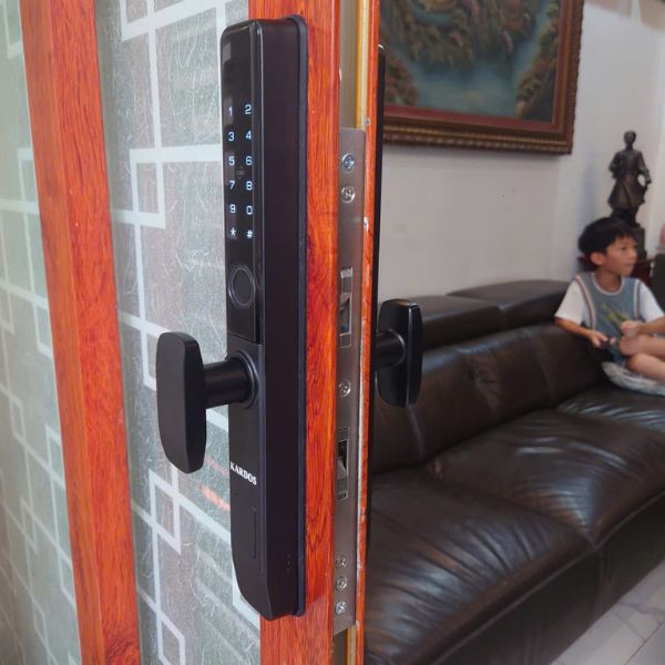 Khóa cửa lùa vân tay Kardos SmartLock A109 TN Đen - chi tiết