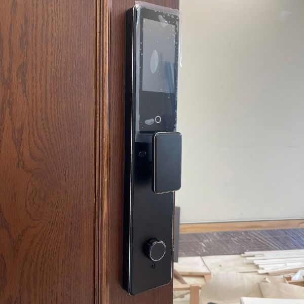 Khóa cửa vân tay Kardos SmartLock A8 Plus CNC Đen Face ID 3D - phụ kiện