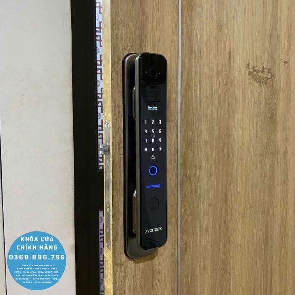 Khóa cửa vân tay Avolock AL 86FRV Face 3D - lắp đặt thực tế