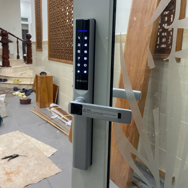 Khóa cửa nhôm vân tay Avolock AN 393 - mặt sau