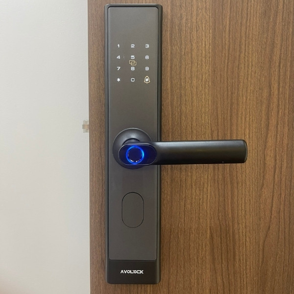 Khóa cửa vân tay Avolock AV67 app wifi chính hãng