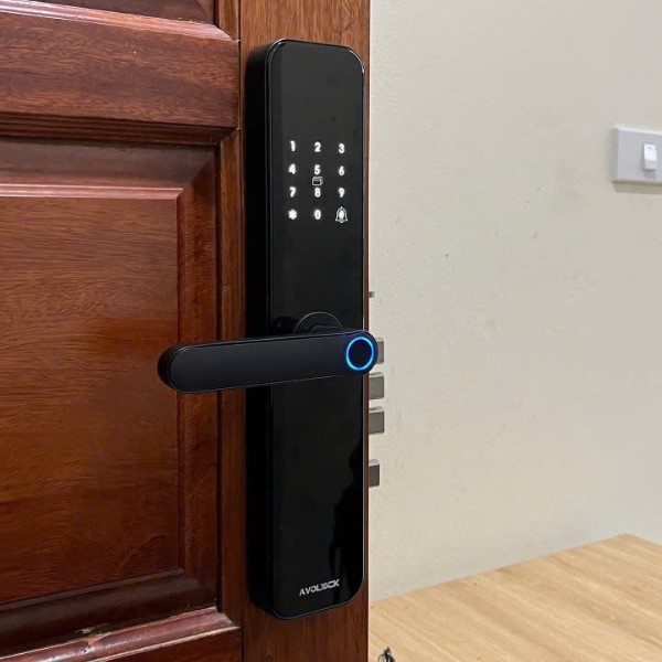 Khóa cửa vân tay Avolock AV68 app wifi chính hãng