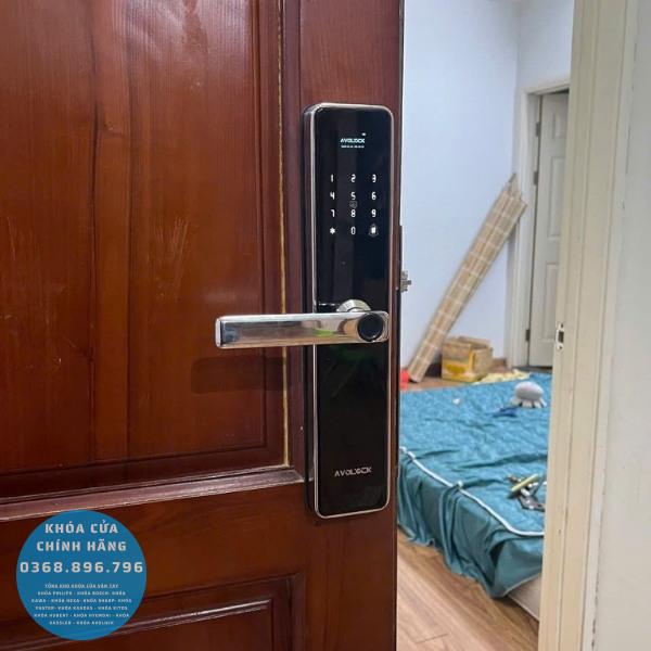Khóa cửa vân tay Avolock AV69 app wifi - chi tiết