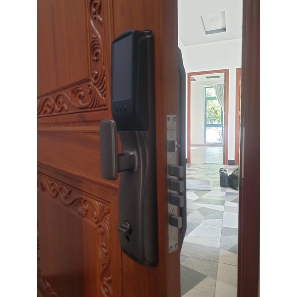 Khóa cửa vân tay Demax EL919 chính hãng - lắp đặt thực tế