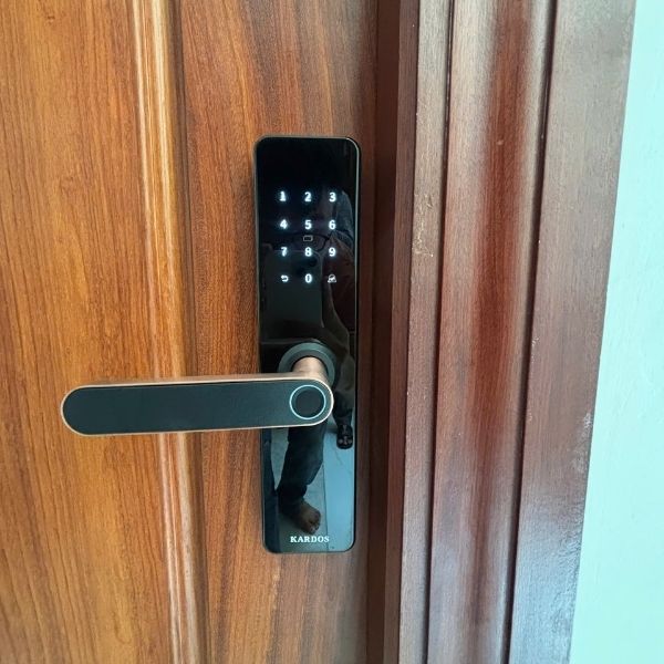 Khóa cửa vân tay Kardos SmartLock G13 Viền Đồng (Chỉ lắp cửa mới) - chi tiết