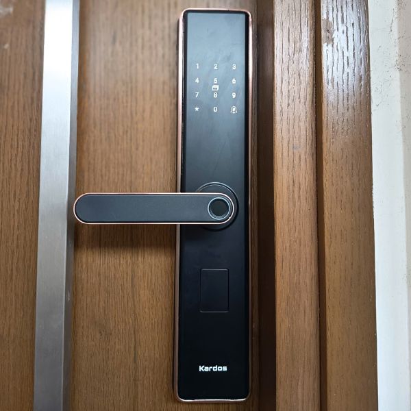 Khóa cửa vân tay Kardos SmartLock G63 Viền Đồng - chi tiết
