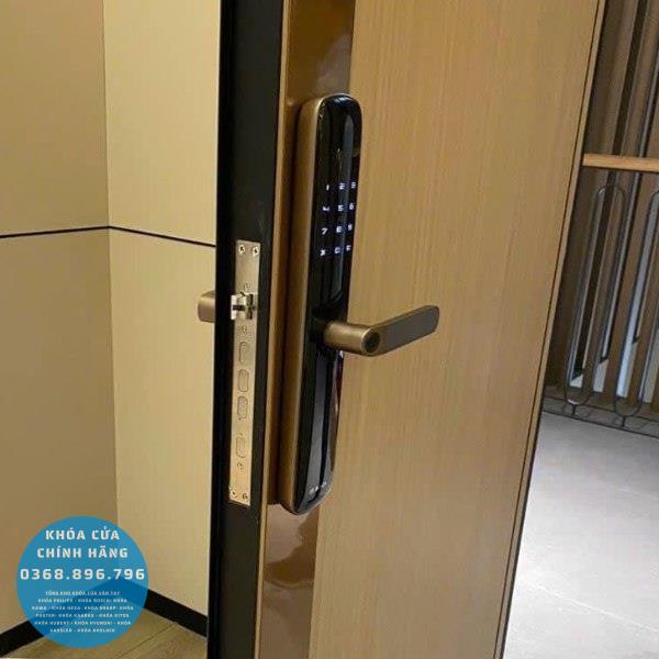 Khóa cửa vân tay Bosch ID60  - lắp đặt thực tế