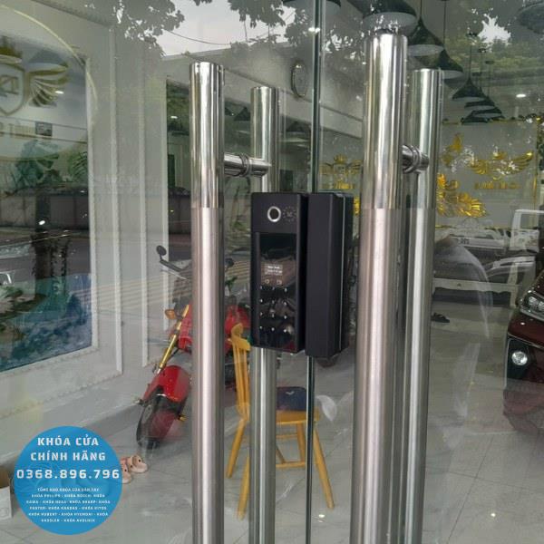 Khóa cửa kính vân tay Kassler KL569 app wifi, remote - mặt sau