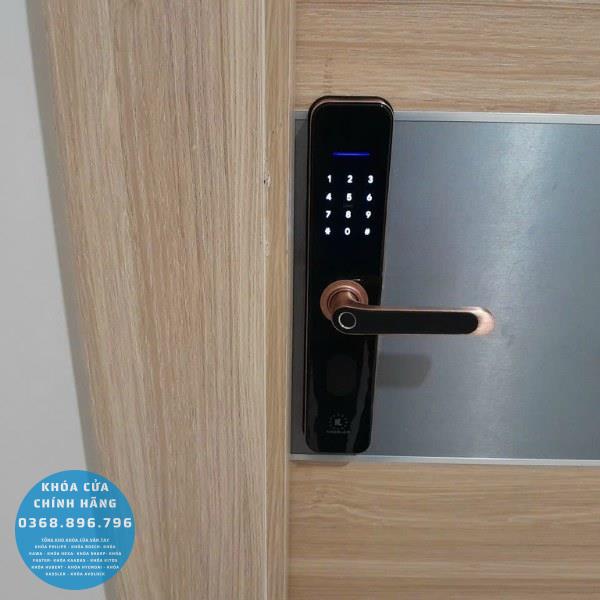 Khóa cửa vân tay Kassler KL696 Viền đồng đỏ - phụ kiện