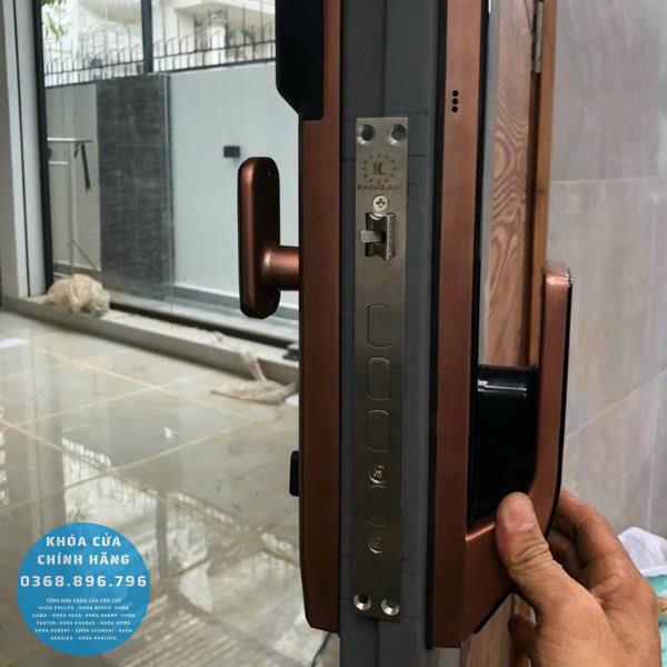 Khóa cửa vân tay Kassler KL828C - mặt sau