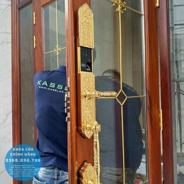 Khóa cửa vân tay tân cổ điển Kassler KL 939 - chi tiết