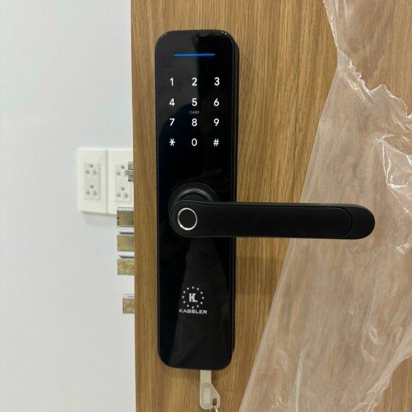 Khóa cửa vân tay Kassler KL668 Black App Wifi  chính hãng
