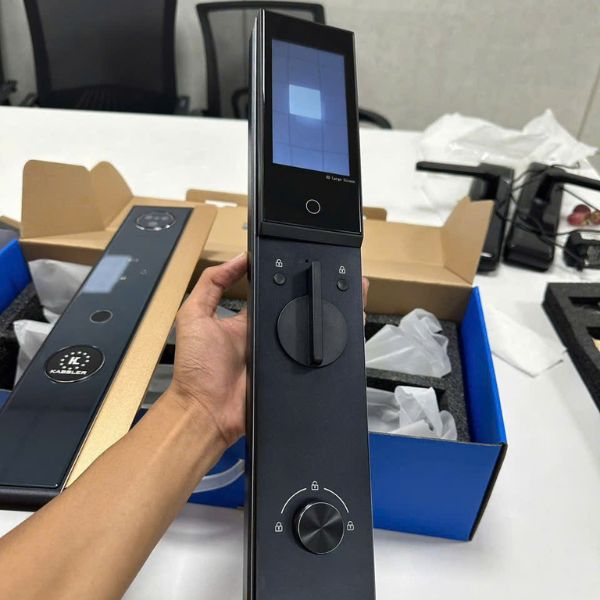 Khóa cửa vân tay KL808 CNC face 3D - lắp đặt thực tế