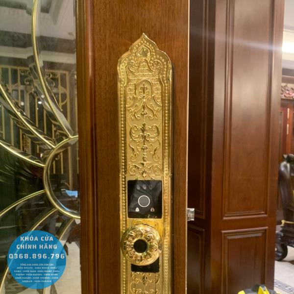 Khóa cửa vân tay tân cổ điển Kassler KL 929F face 3D - phụ kiện