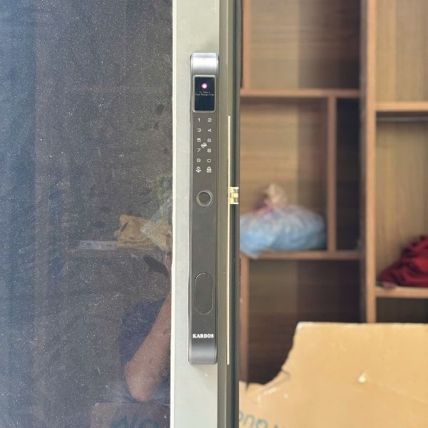 Khóa cửa vân tay Kardos SmartLock La5 Pro Face ID 3D - mặt sau