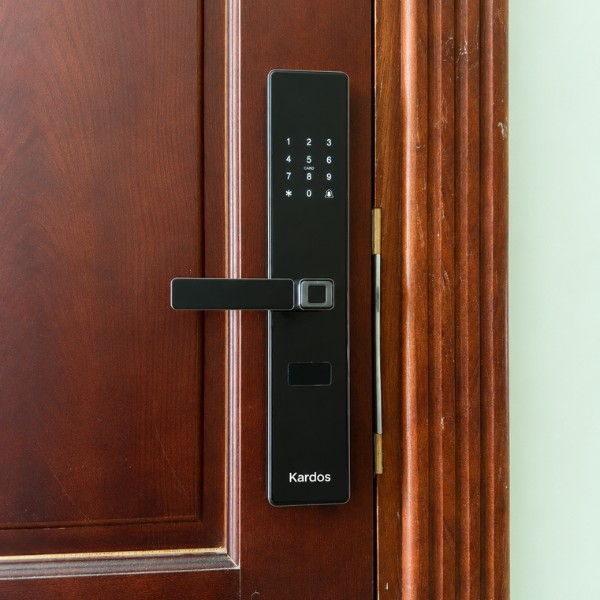 Khóa cửa vân tay Kardos SmartLock Q5 CNC Đen chính hãng tại HCM