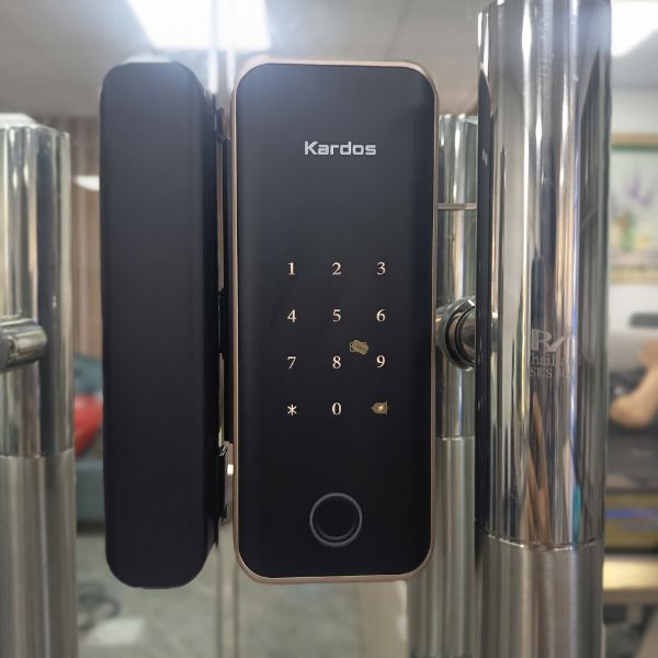 Khóa cửa vân tay Kardos SmartLock S6