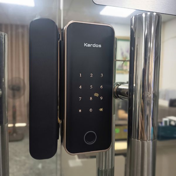 Khóa cửa vân tay Kardos SmartLock S6 - chi tiết